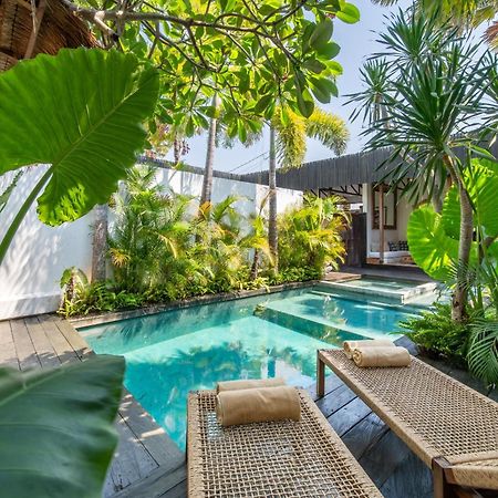 Villa Yogi Surf 2 Canggu Buitenkant foto