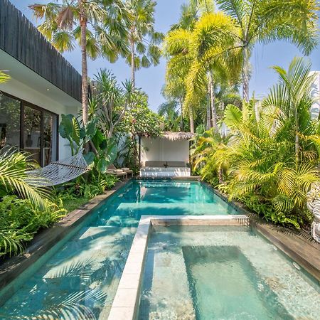 Villa Yogi Surf 2 Canggu Buitenkant foto