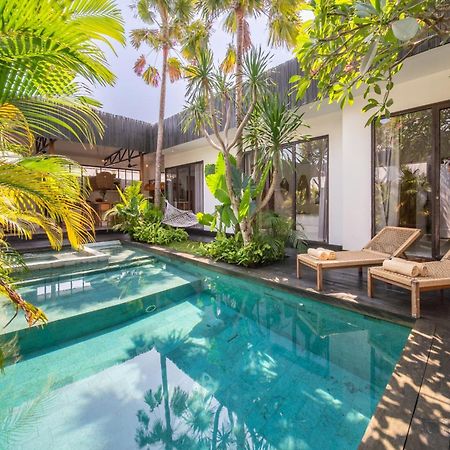 Villa Yogi Surf 2 Canggu Buitenkant foto