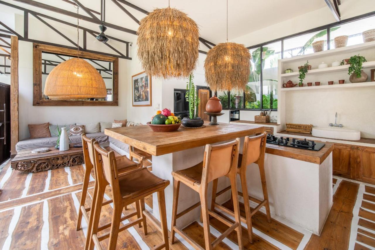Villa Yogi Surf 2 Canggu Buitenkant foto
