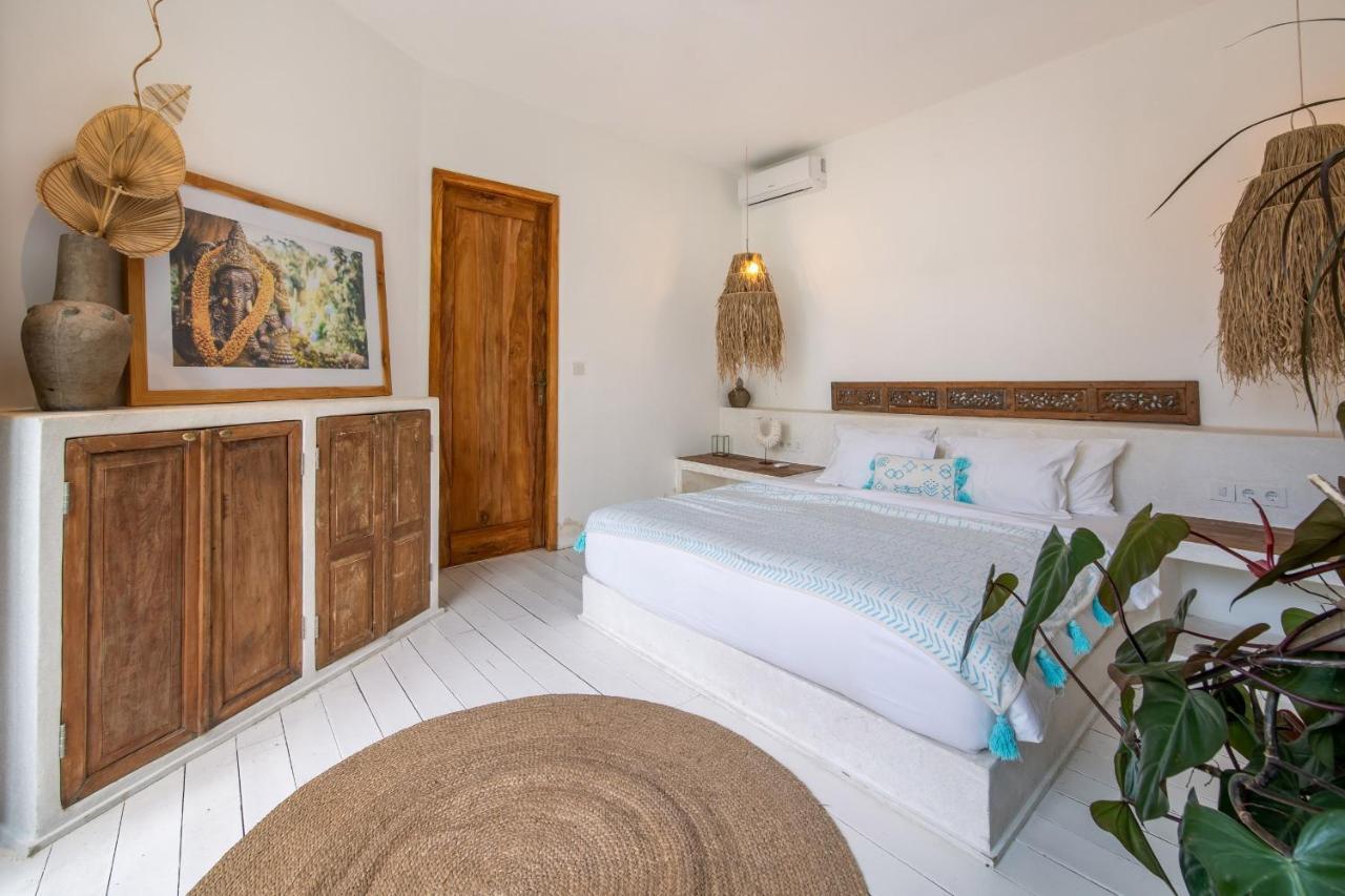 Villa Yogi Surf 2 Canggu Buitenkant foto