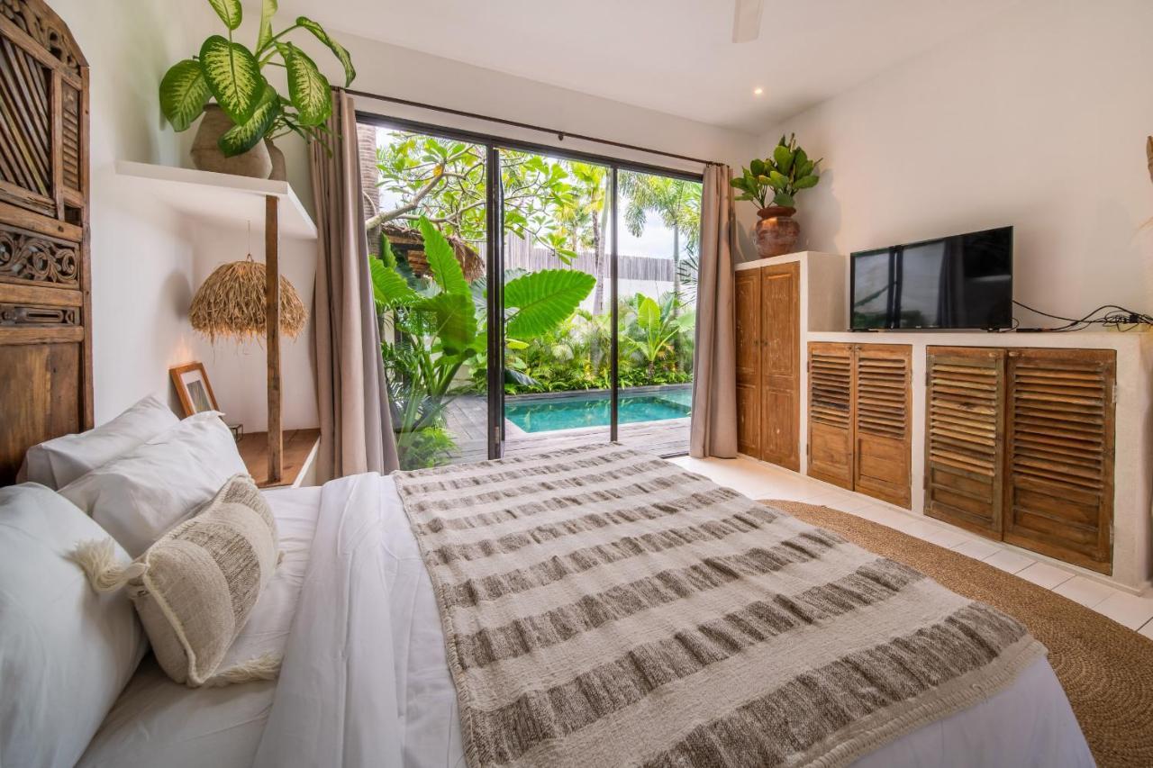 Villa Yogi Surf 2 Canggu Buitenkant foto