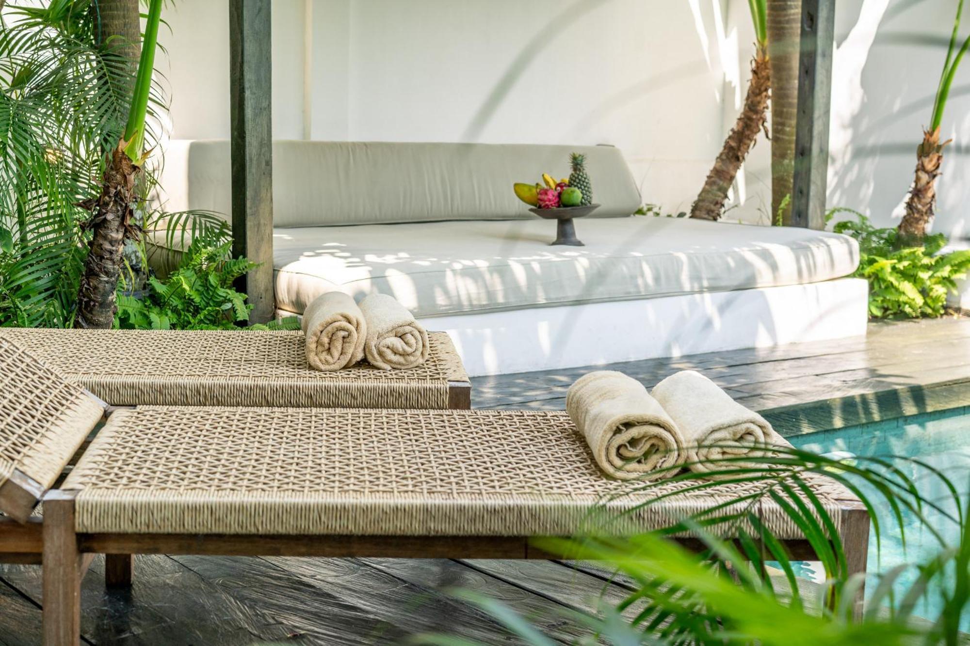 Villa Yogi Surf 2 Canggu Buitenkant foto